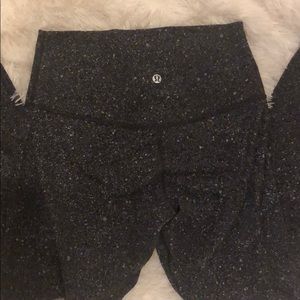 Lululemon Speckled Gray and Black Leggings- 25”